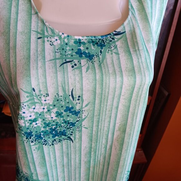 Vintage 1970s Green Tank Top Womens Medium Wild Print Poyester Handmade Floral - Picture 3 of 8